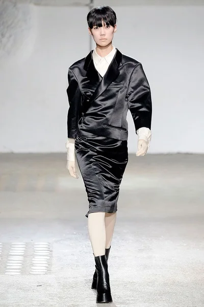 Look 12